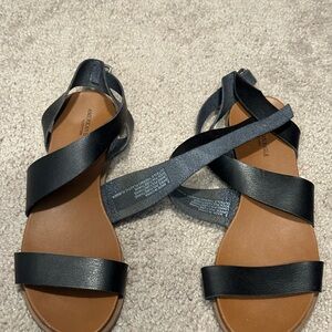 American Eagle Sandals
